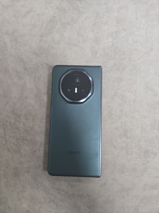 Продам HONOR Magic V3 (книжка)