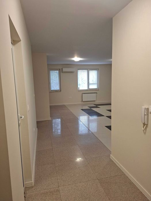 Давам под наем тристаен ап. ж к  Градина, 120 м2, цена по договаряне