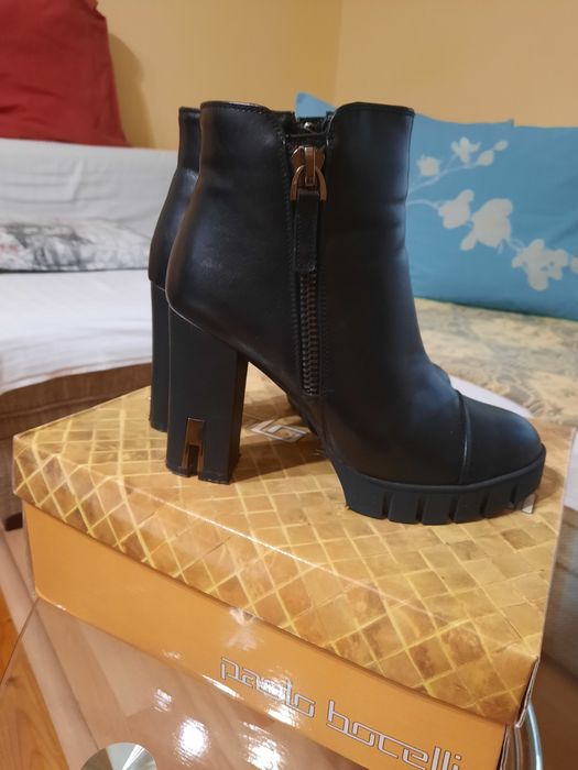 Дамски боти на висок ток