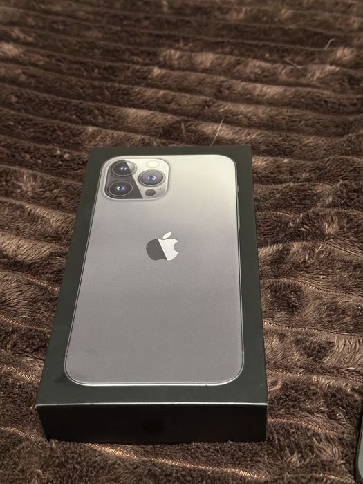 iPhone 13 Pro Max | 77% Battery Health | Без забележки | Кутия