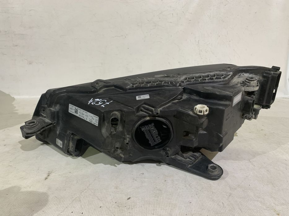 Far dreapta xenon adaptiv, Skoda Superb 3, facelift, 2019, 2020, 2021, 2022, 2023, cod origine OE 3V1941016D.