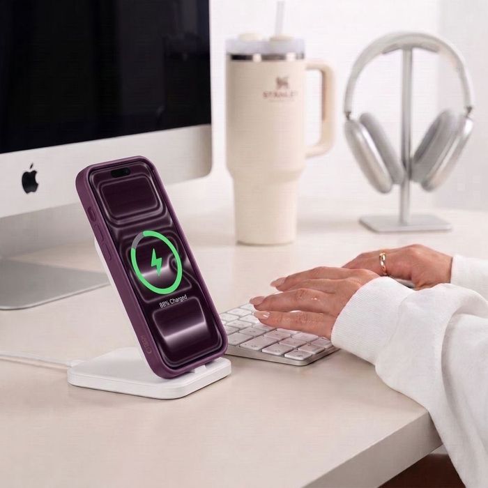 Матов Магнитен Калъф с MagSafe Tech-Protect BasicMag за iPhone 18 Pro / 17 Pro – Dark Cherry / Burgundy