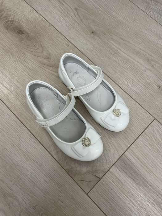 Белые кроссовки на девочку, 26 размер