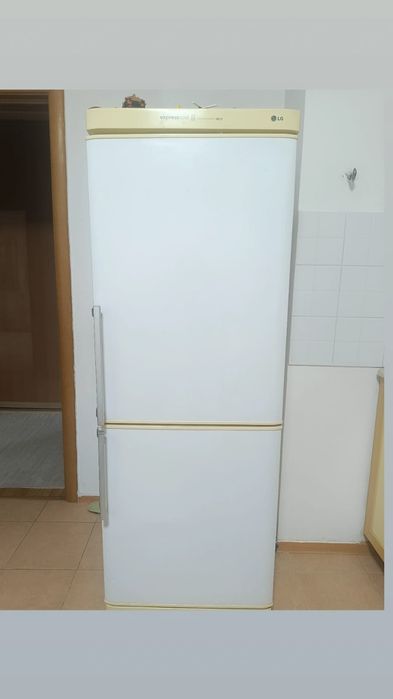 Холодильник в хорошем рабочем состояний