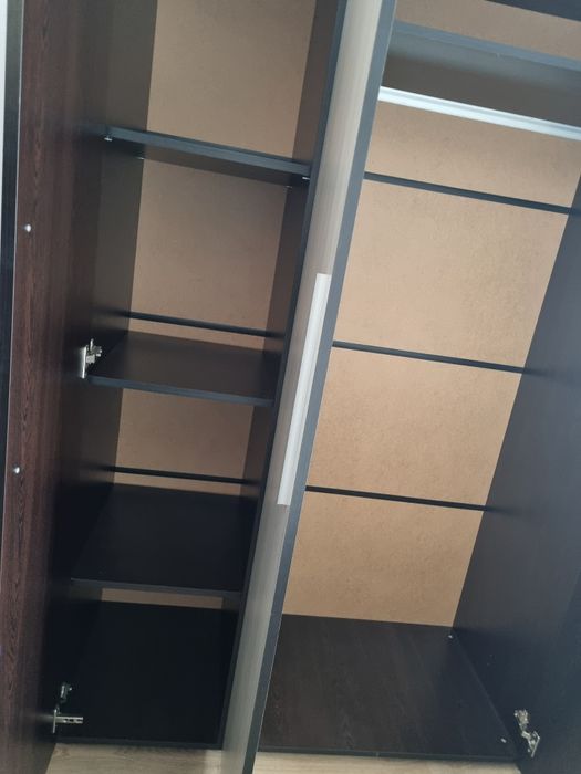 Гардероб, скрин и кухненска маса