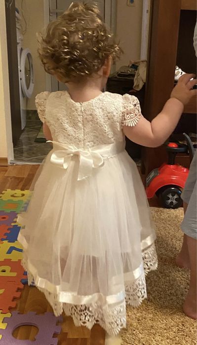 Rochita cu trena pentru fetite, marime 86