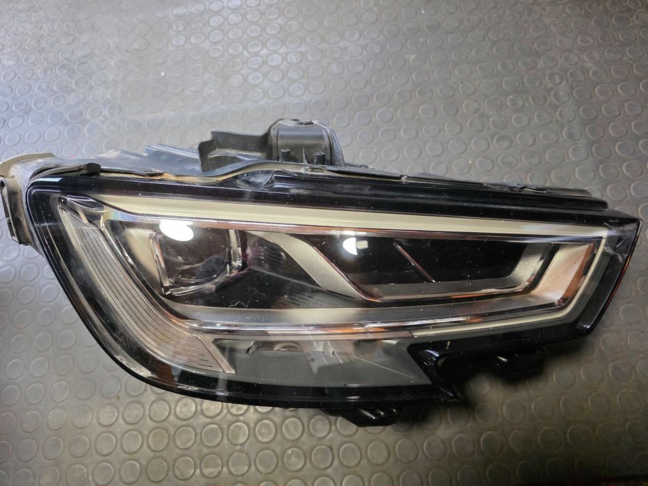 0877767844Десен фар за Audi A3 8V - 8V0 941 034 D