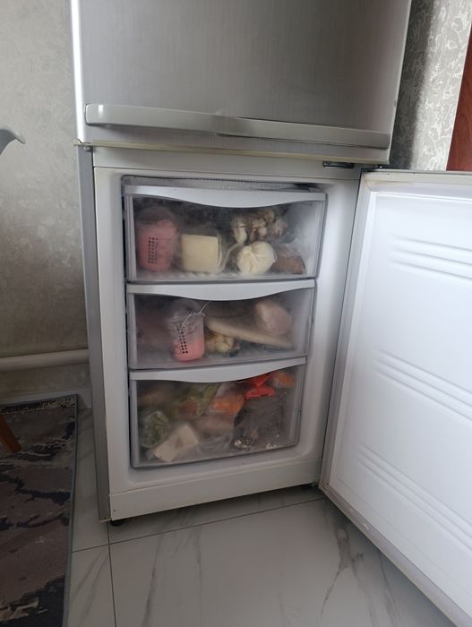 Продам холодильник