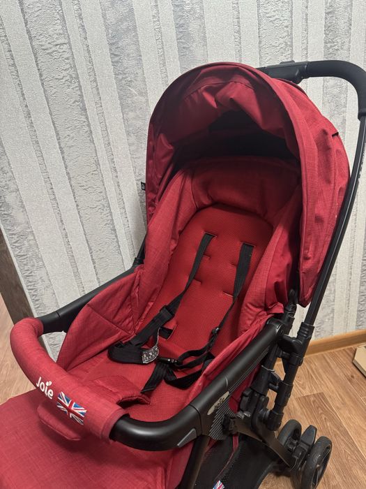 Коляска прогулочная Joie