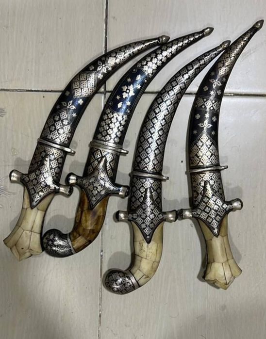 Антиквариат ножы кенжалы.