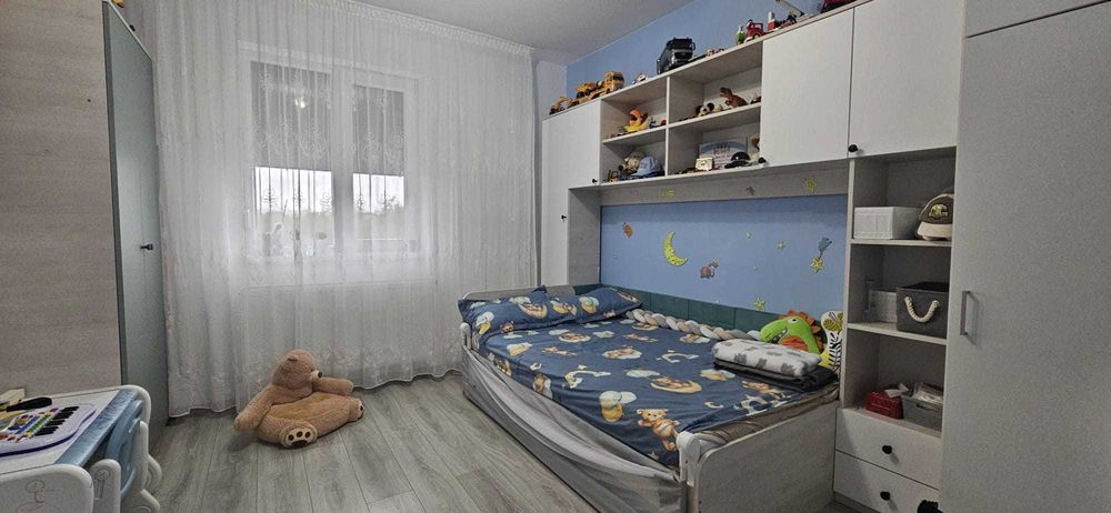 Proprietar vand apartament 3 camere 68.5m utili
