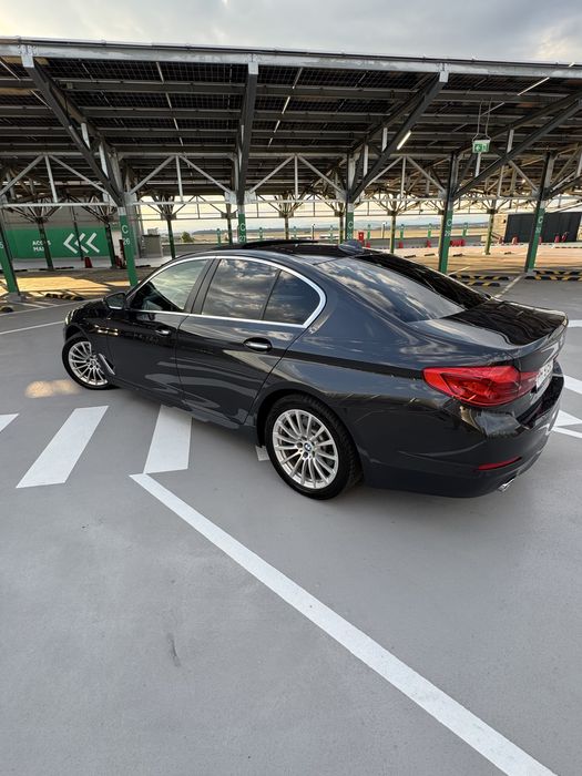 BMW Seria 5 G30 525 (231 cai)