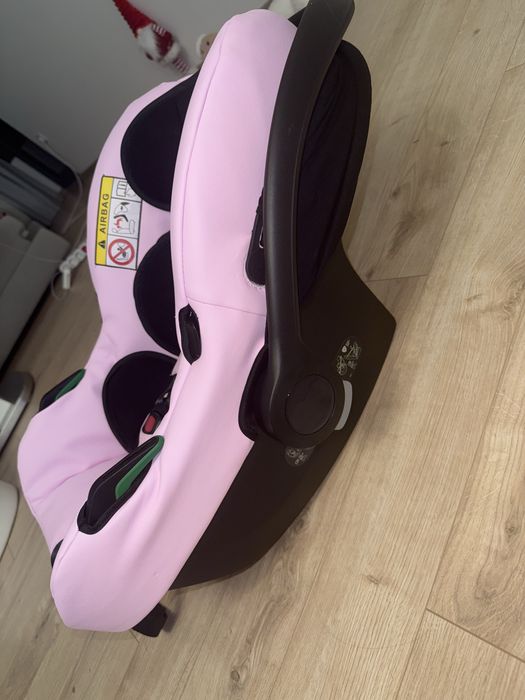 Розово столче за кола