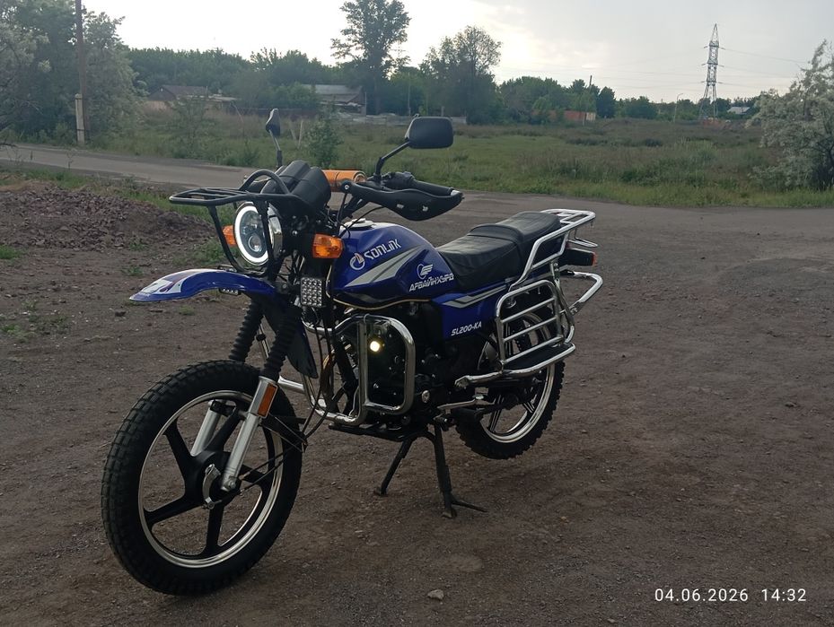 Продам мотоцикл 200куб