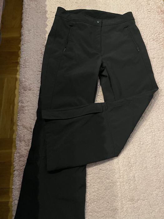 Скии панталони, якета- С, М и Л размер- по 20 лева