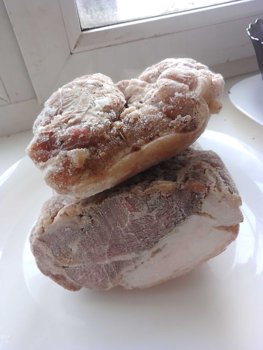 Сало соленое с прослойкой