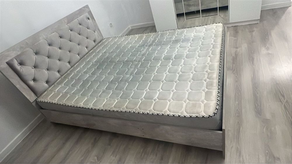 Продам кровать с матрасом