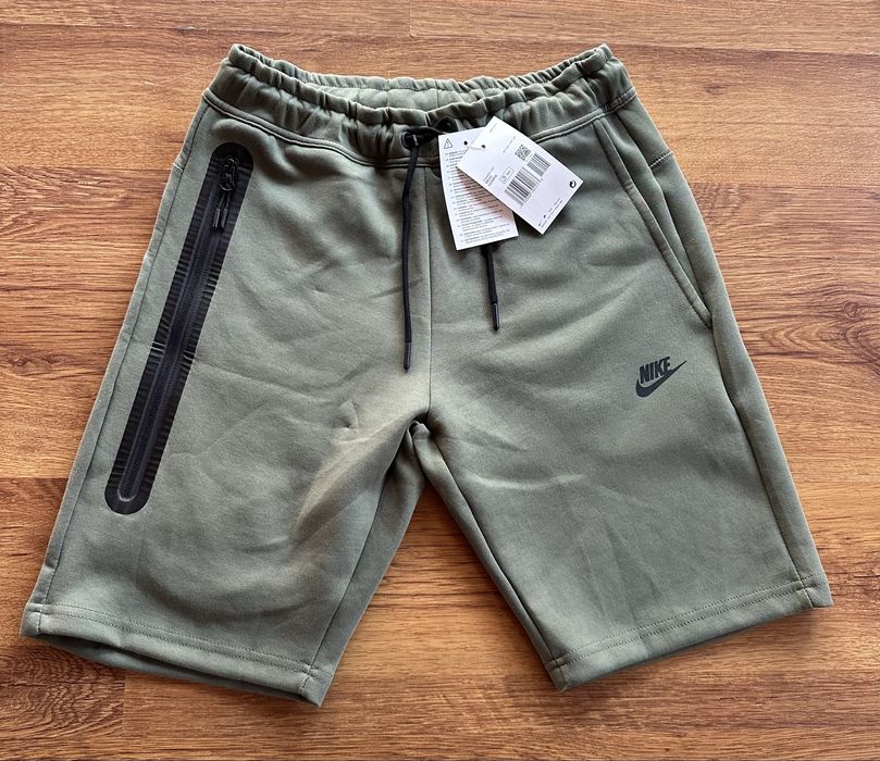 Мъжки,памучни,къси панталонки Nike в масленозелено с активен джоб