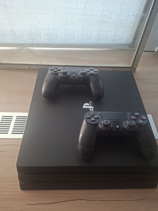 Продам PS 4 про.