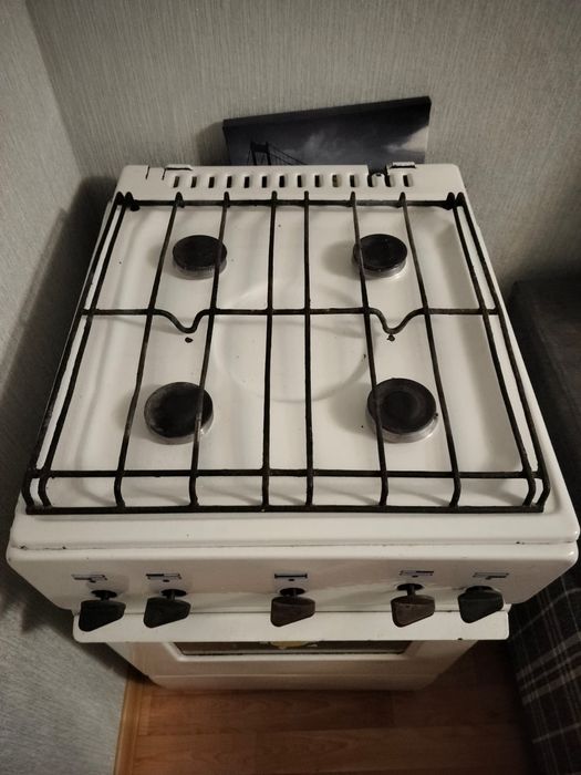 Плита газовая продам.