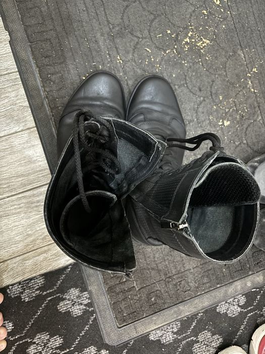 Черные берцы для