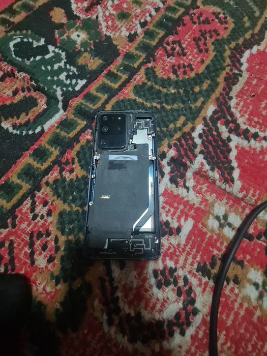 S20 ultra Plata sotiladi