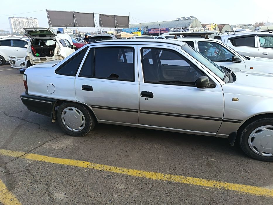 Neksiya 1 doraglas oyna kamplekt sotiladi