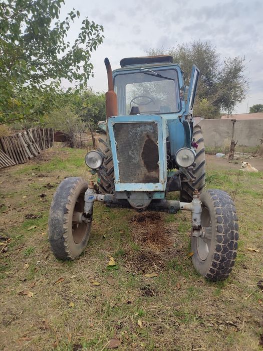 Продам трактор на ходу