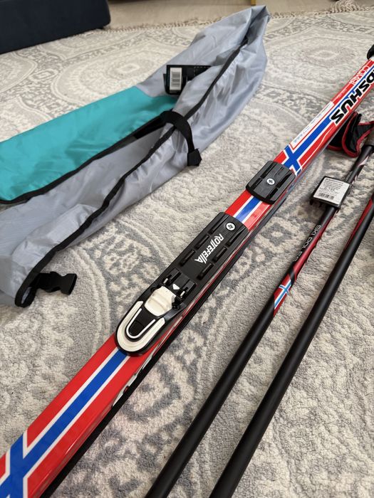 Лыжи со всеми комплектами