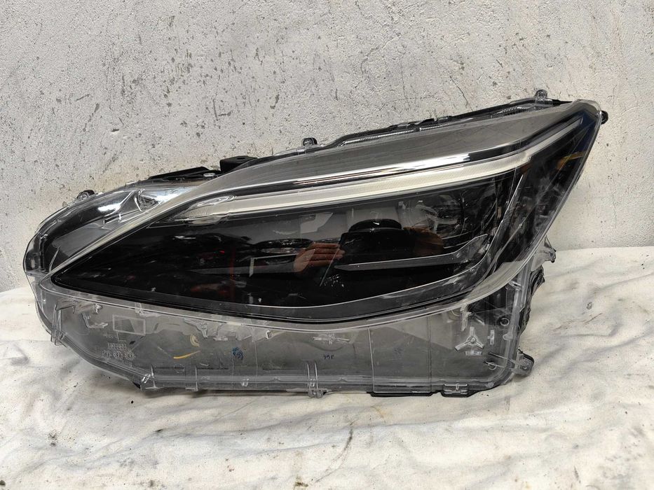 Оригинален  фар Тойота Ярис  Toyota Yaris Cross Full Led  2022