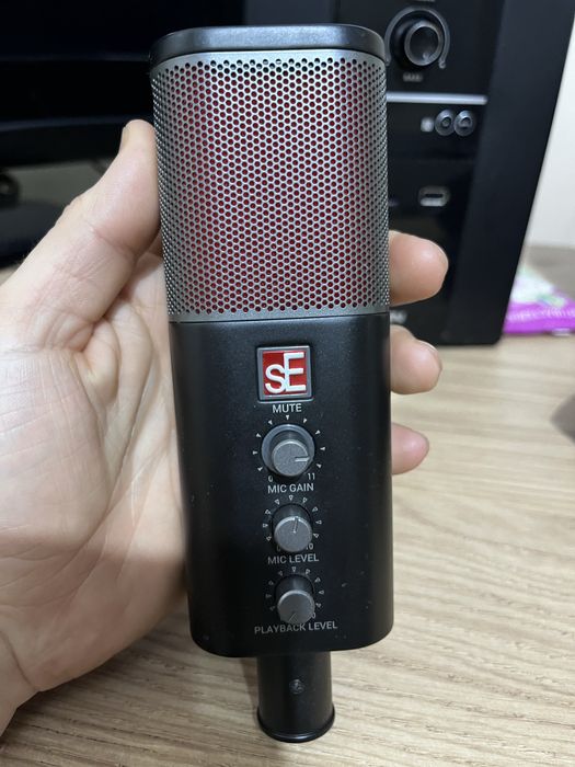 Микрофон професиональный