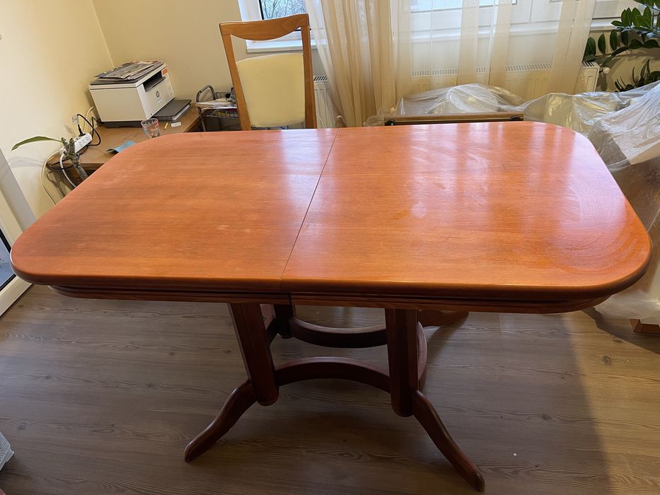 Трапезна маса от масив