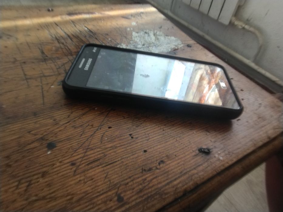 Старый Самсунг я хз что за модель