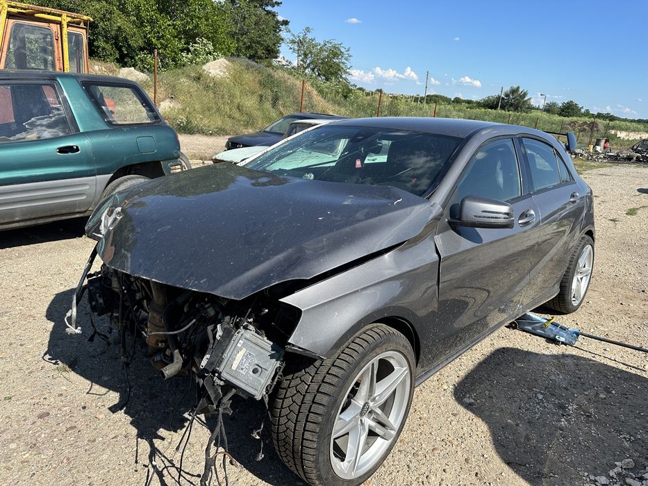 Mercedes A180 на части W176