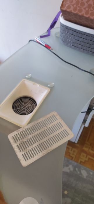 Manikurni stol sotiladi