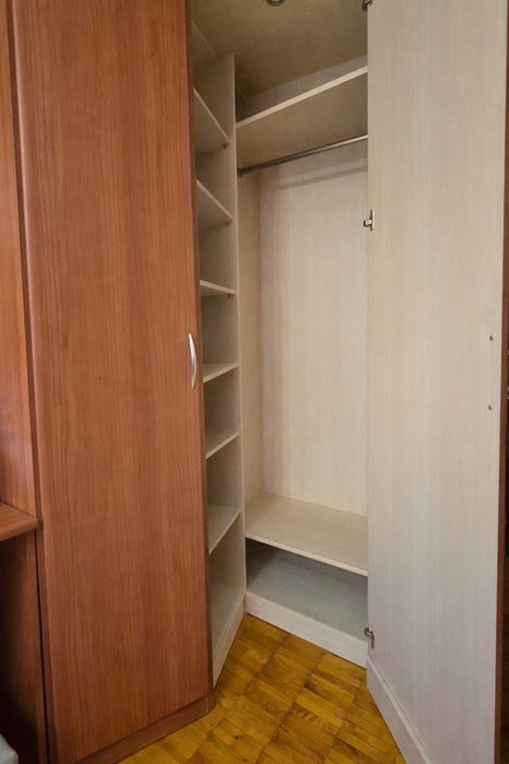 Угловой шкаф в спальню