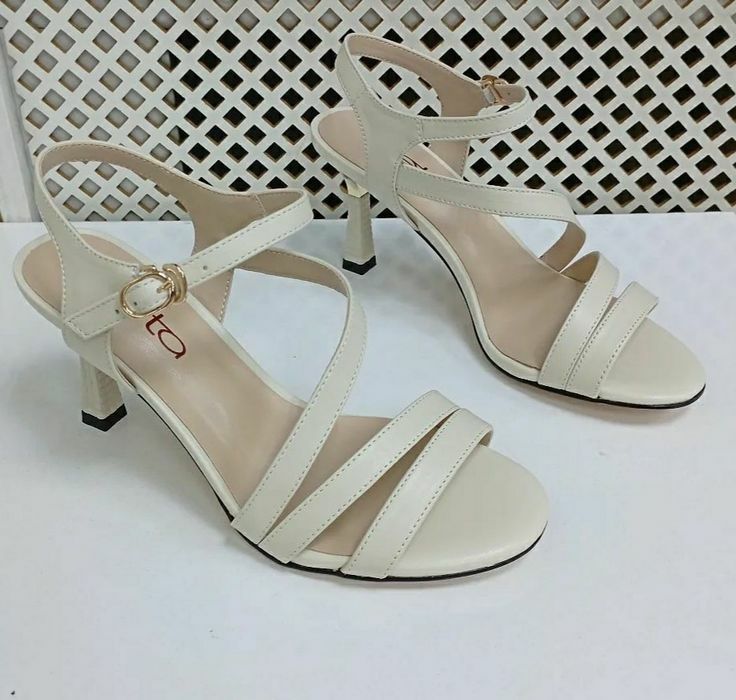 Продам  женскую одежду