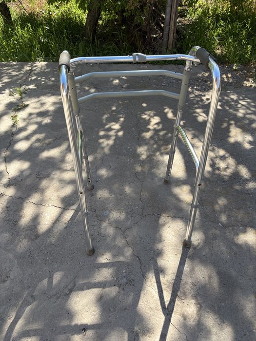 Инвалидная коляска