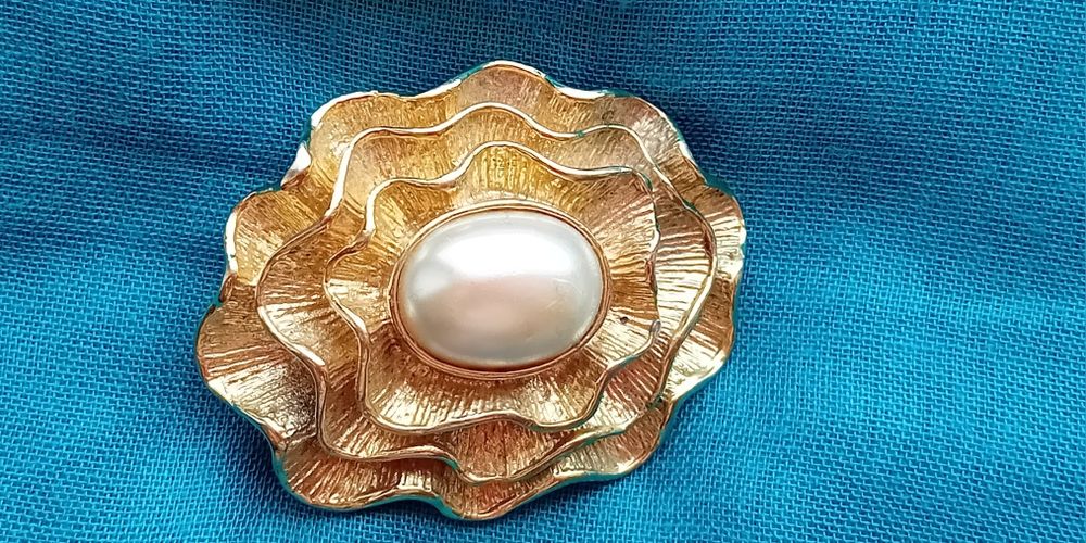Brosa vintage superba