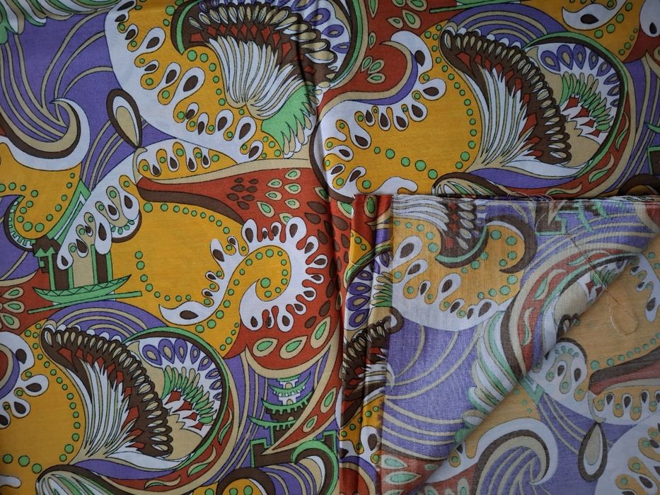 Отрез натуральной ткани крепсатин советского периода