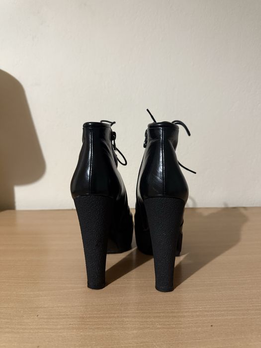 Уникални дамски боти Guess, Versace, Nursace