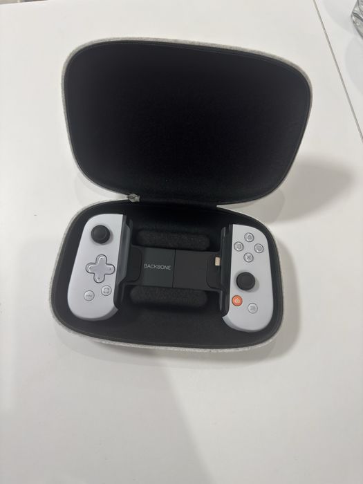 Sony Backbone One джойстик