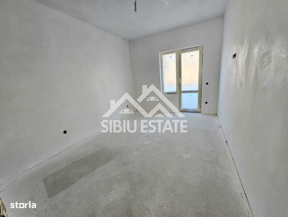 Apartament 2 camere cu balcon și parcare , Doamna Stanca