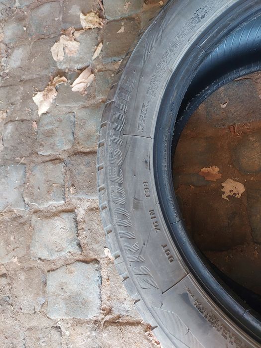 Bridgestone 225 50 18 2бр зимни