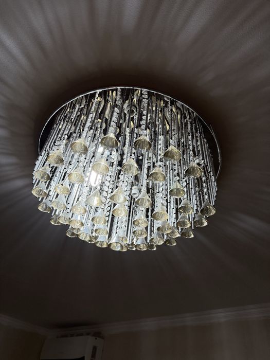 Продам люстры, все три за 10.000