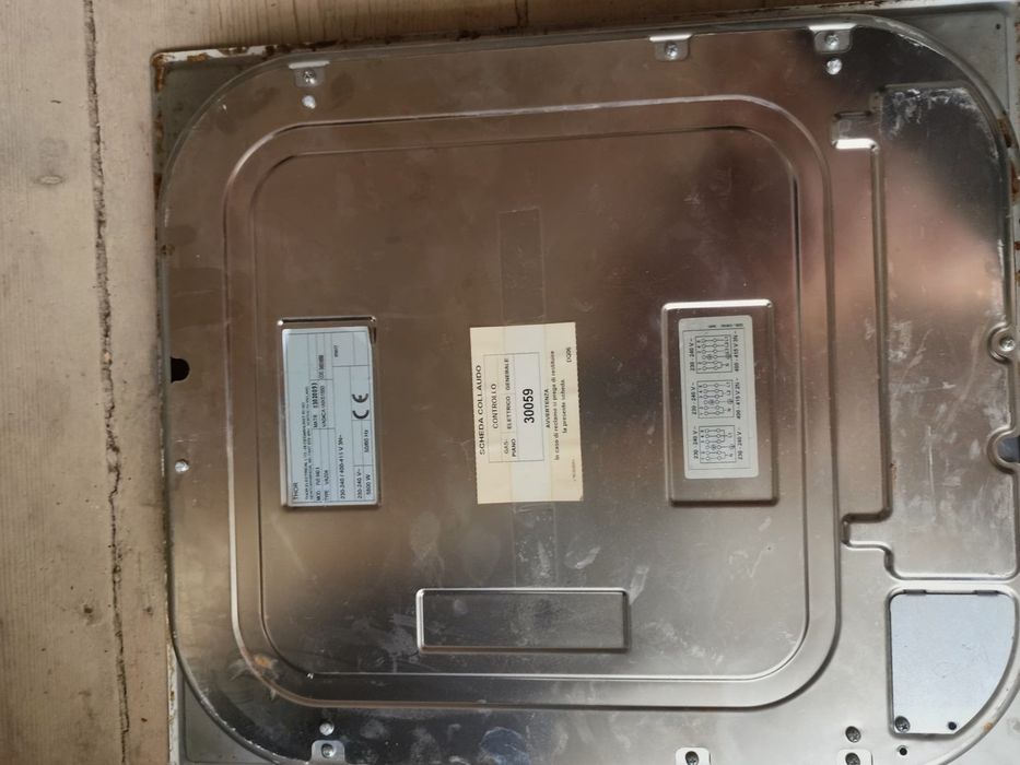 Plită vitro ceramică electrică cu 4 zone de gătit