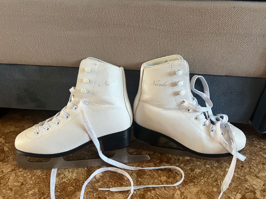 Продам срочно коньки