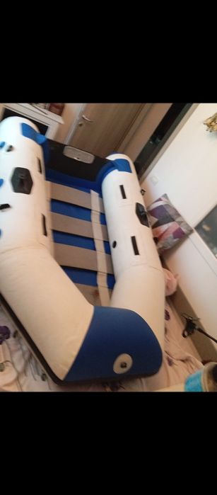 Vând Barcă pneumatică