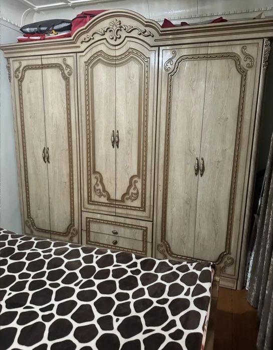 Продам спальное гарнитур