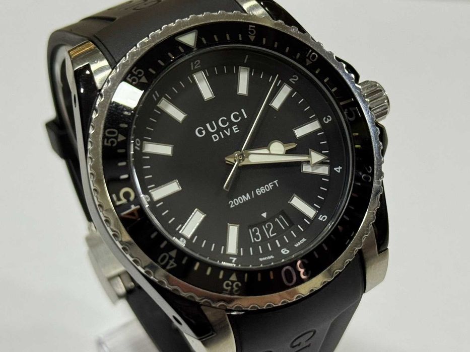 Часовник Gucci Dive 136.2